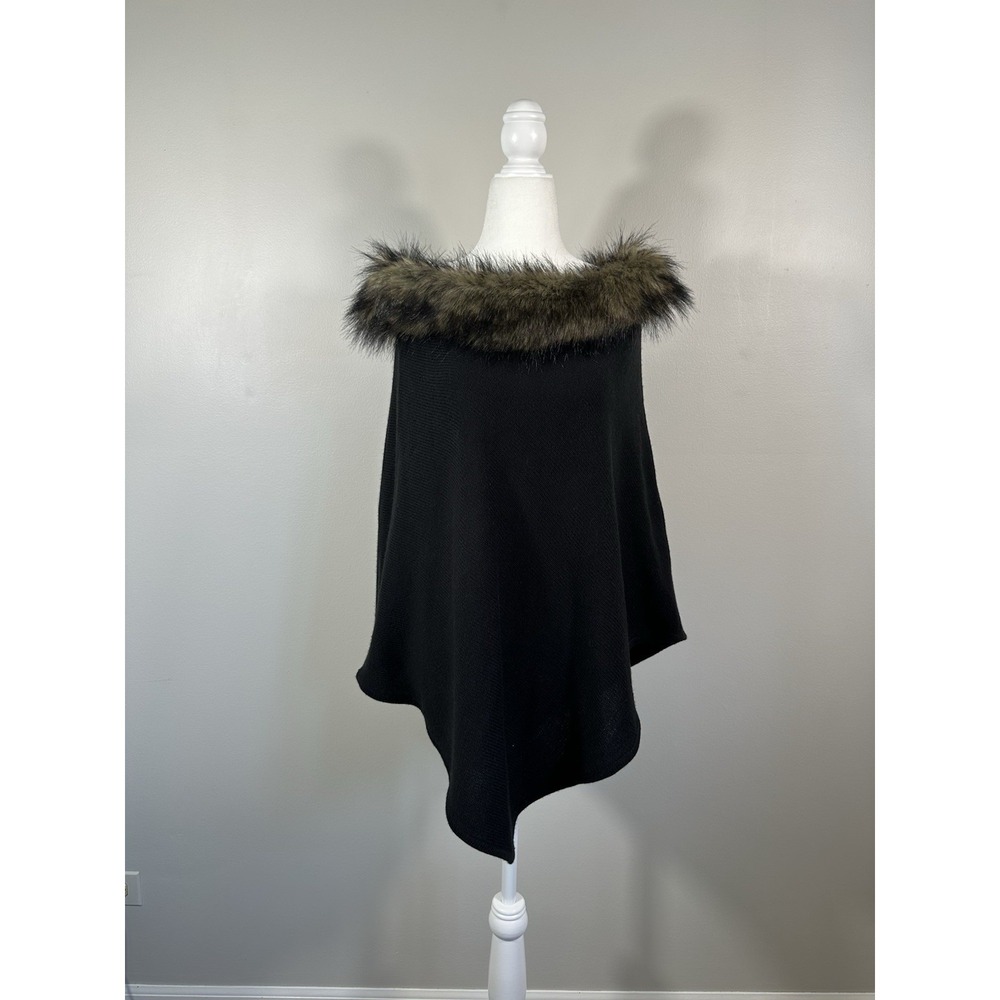 White House Black Market Poncho Womens OS Black Faux Fur Trim Glam Mob Wife 90s